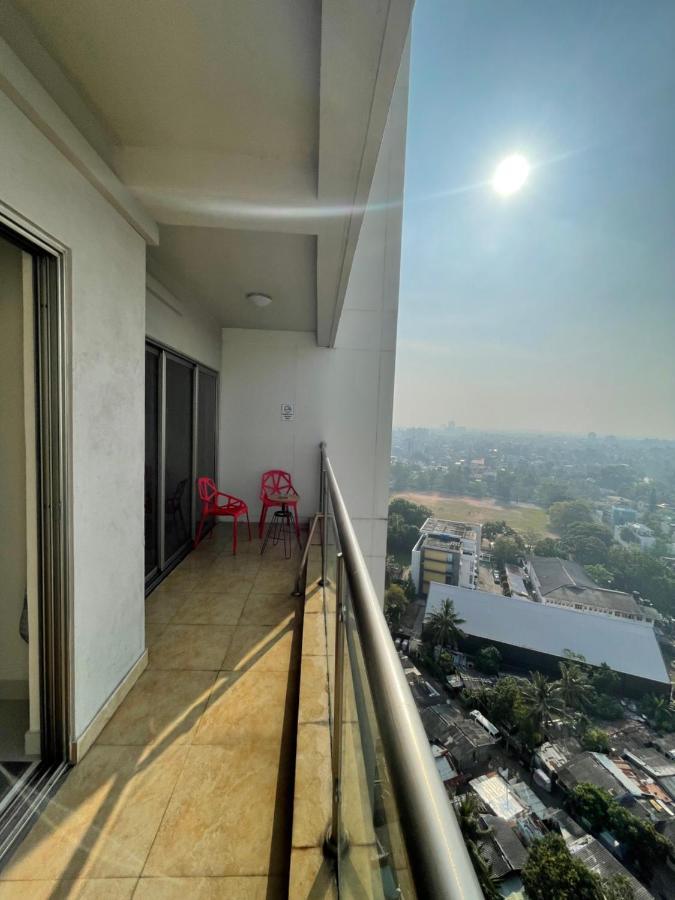 Atrium - Iconic Apartment Sri Jayewardenepura Kotte Bagian luar foto