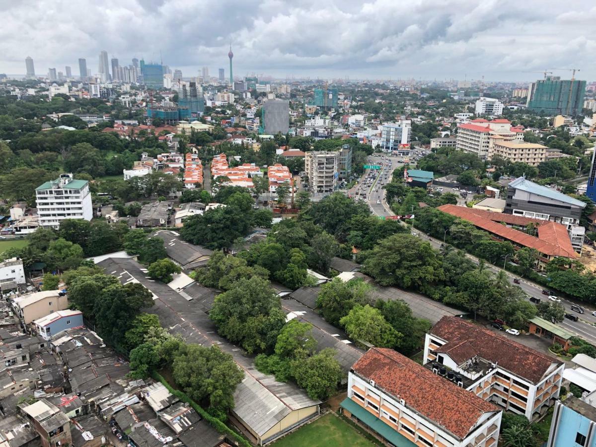 Atrium - Iconic Apartment Sri Jayewardenepura Kotte Bagian luar foto